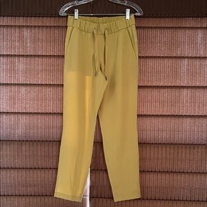 Women’s lululemon pants size 4